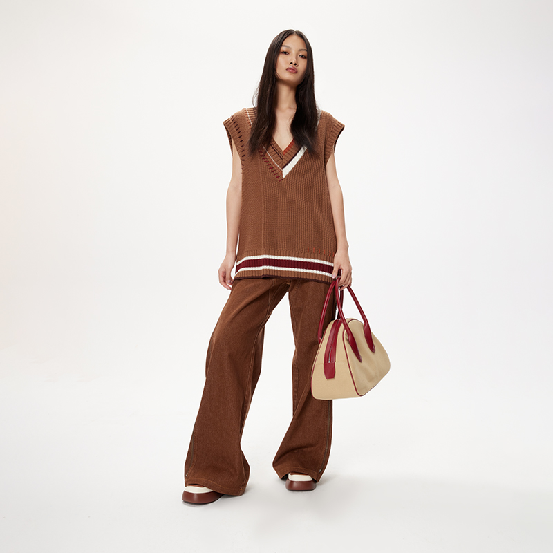 线条V领针织背心 宽松毛衫