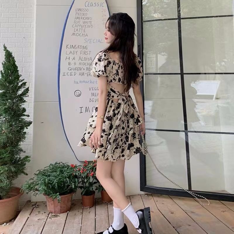 蝴蝶结露背公主裙女装夏季2025新款收腰外面贸显瘦碎花短袖连衣裙
