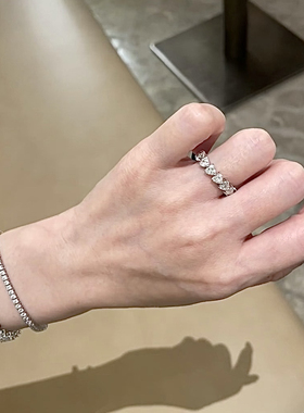 柏诗艾菲高碳钻S925戒指ins女S925银爱心叠戴简约经典小众戒指