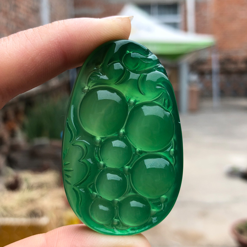 天然高冰玛瑙多子多福吊坠绿玉髓葡萄硕果累累招财翡翠绿挂件送礼