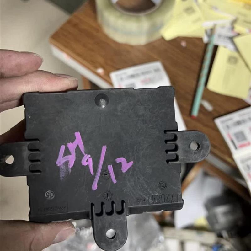 适配新福克斯 翼虎 玻璃升降器模块 车窗控制电脑版 车门控制盒器