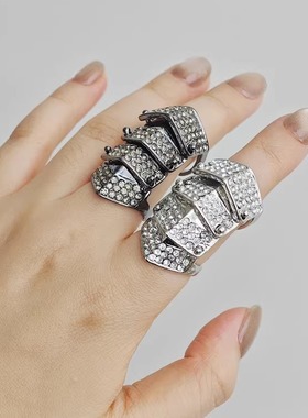 时尚个性 银色 黑色满钻四节土星戒指--D8035