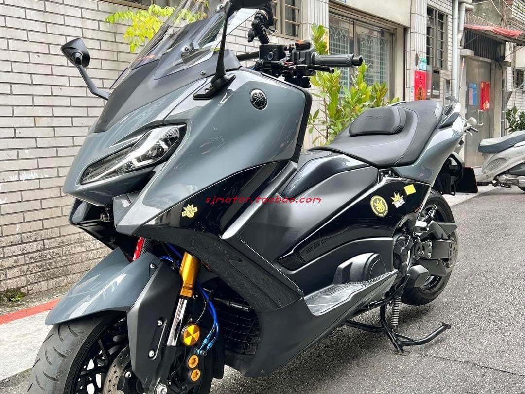 雅马哈TMAX560改装刹车油管钢喉