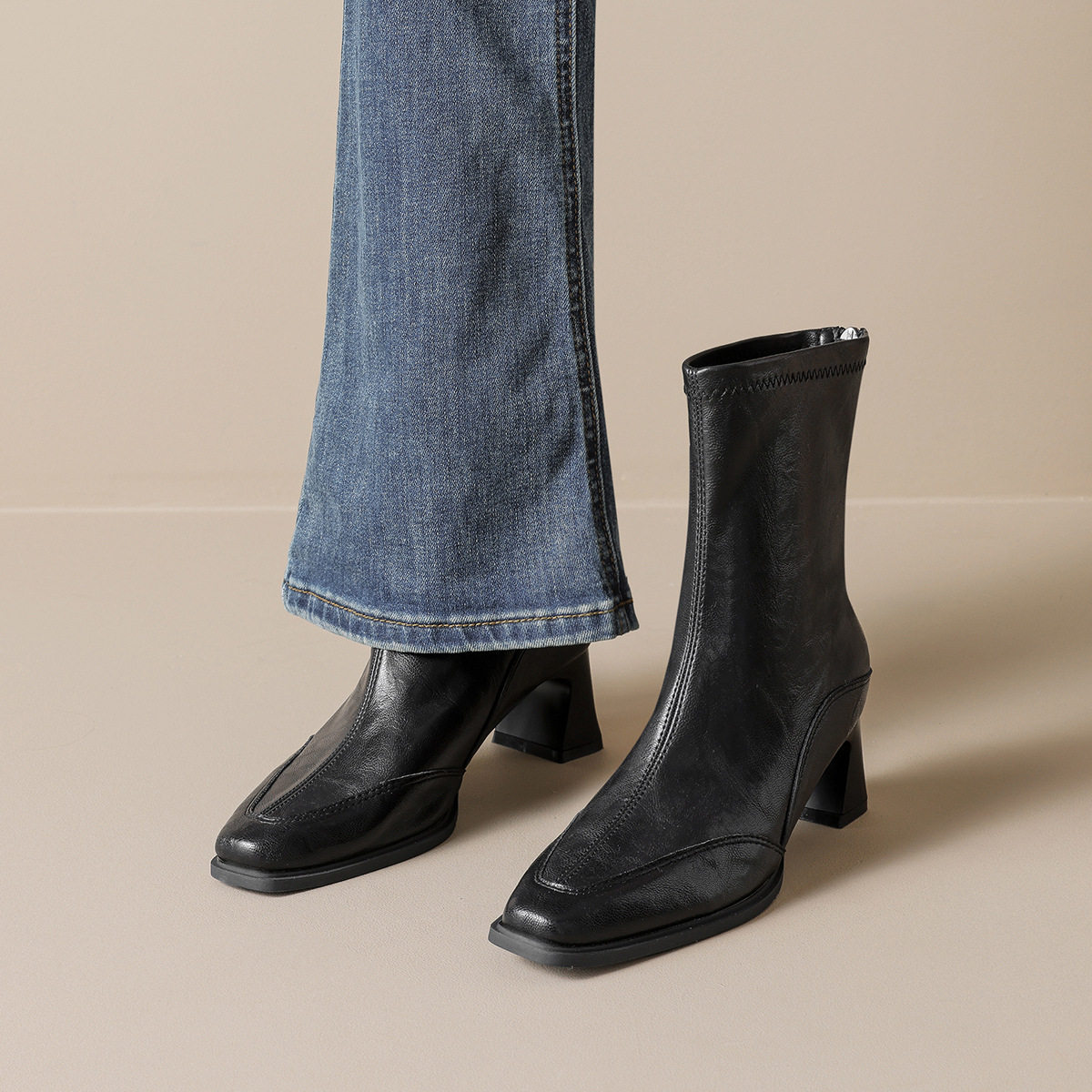 真皮高跟短靴女2025秋冬黑色法式粗跟弹力瘦瘦靴女后拉链马丁靴子