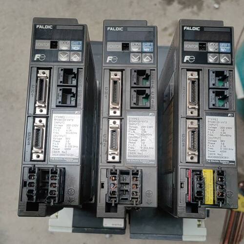 RYC401D3-V VT2伺服驱动器 三只 拆