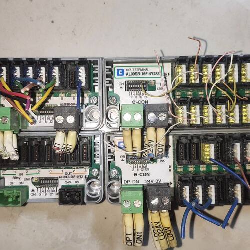 日本Anywire AL09PB-16F-4Y283  AL