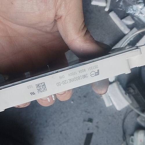 2MBI800XNE120-50 没保管好塑料小磕碰 其它都
