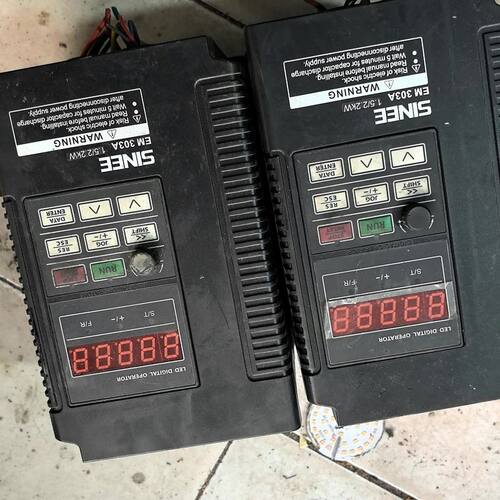 正弦变频器 EM303A-1R5-3CB 380V-1.5K