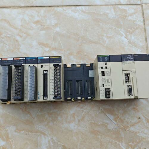 龙PLC控制器CS1G-CPU42H一套
