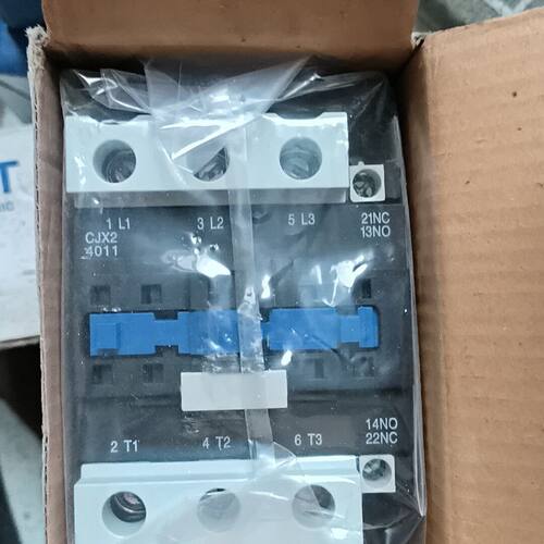 接触器CJX24011C有36v/380V五个