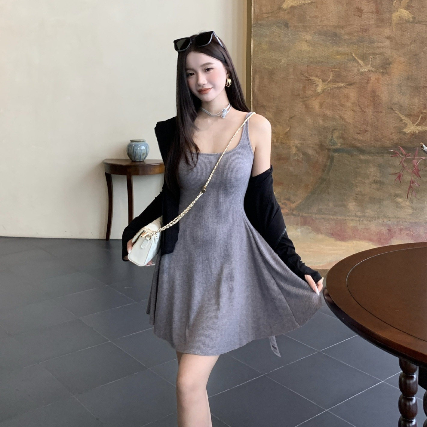 新款自带杯垫短款美背吊带连衣裙通勤外出旅游收腰显瘦百搭款裙子