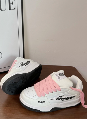 2025冬季新款白黑粉面包鞋女ins韩版学生板鞋小众百搭休闲小白鞋