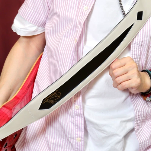 Kobayashi Xinyin Belt Guitar Электро -гитара беспрепятственно положительная сетка