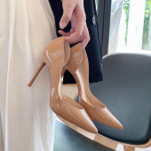 侧空法式 2026春秋新款 小众设计感 女细跟高跟单鞋 裸色漆皮高跟鞋