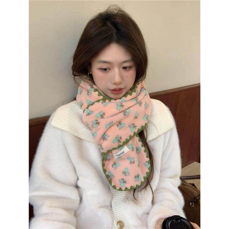 日系甜美粉色小花锁边毛绒围巾女秋冬保暖氛围感百搭高级护颈围脖