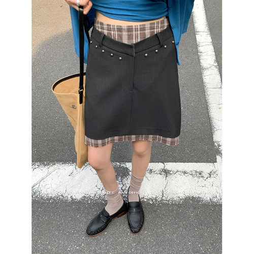 44AaSi 不一样的Office girl 铆钉拼接小众通勤休闲西装短半裙