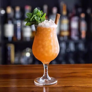 利比水果茶杯郁金香形鲜榨果汁杯高脚啤酒杯奶茶奶昔饮料杯飓风杯