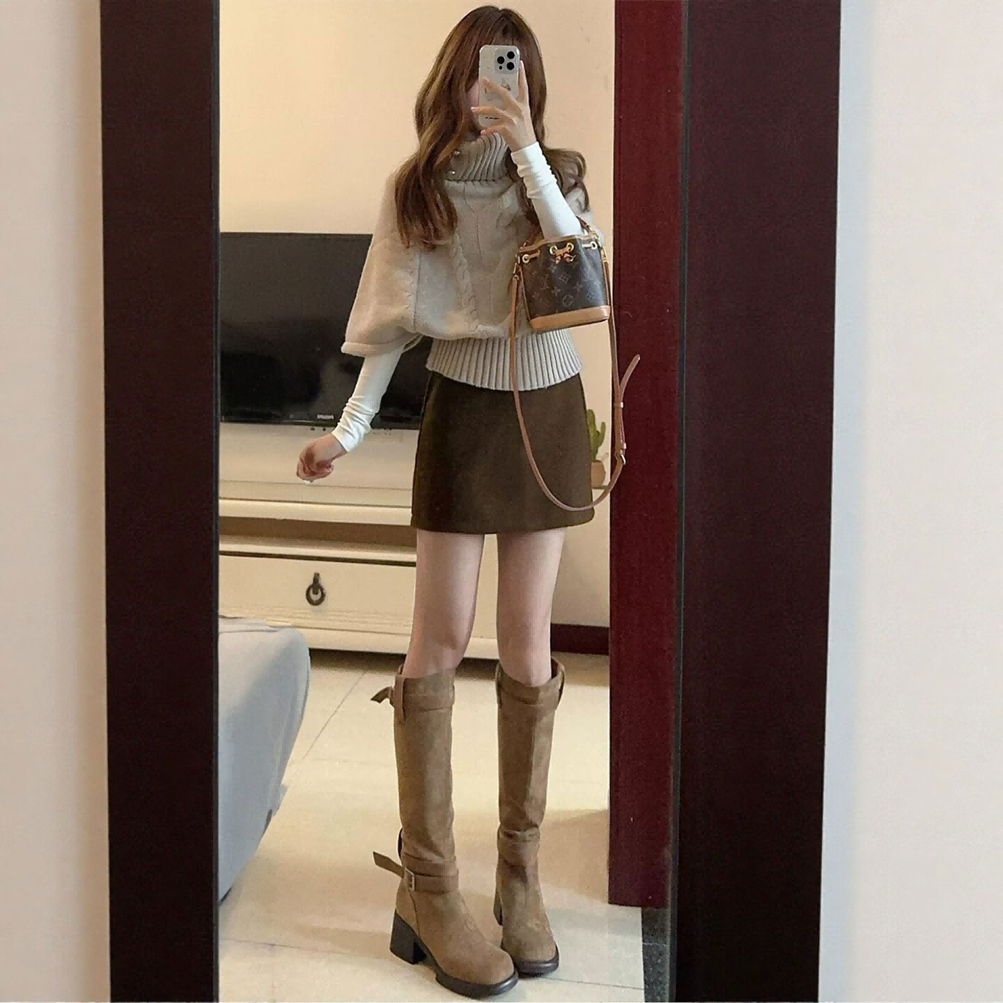 咖色毛呢半身裙女秋2026新款小个子a字毛呢短裤西装羊毛包臀短裙