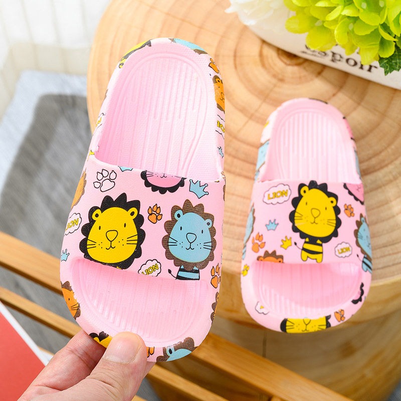 儿童拖鞋男孩居家浴室防滑平底凉拖中大小童卡通可爱女童一字拖