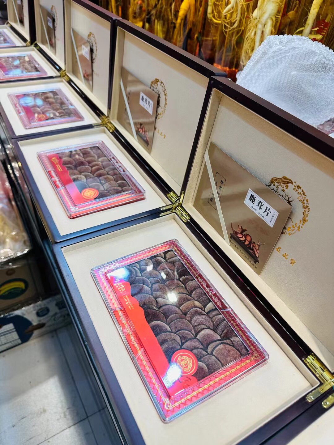 辽宁梅花鹿鹿茸整根红粉片泡酒炖汤含血切片送礼礼盒装顺丰发货