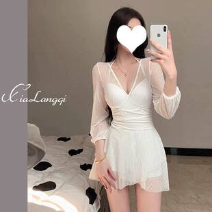 温泉泳衣女款2025新款纯欲风微胖女孩遮肉高级感保守大胸大尺码白