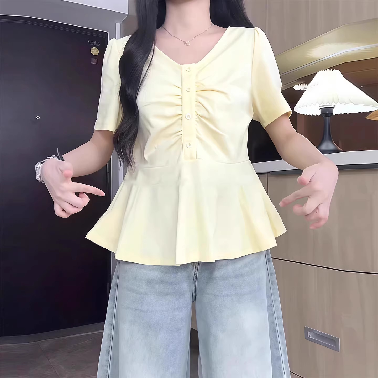 大码法式荷叶边V领短袖T恤女2025夏季新款胖mm显瘦设计感下摆上衣