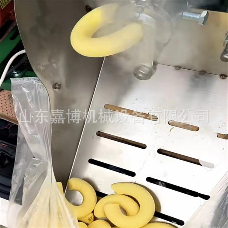 淄博汽油玉米花膨化机 面包车五谷杂粮膨化机 大米黑米月牙弯机