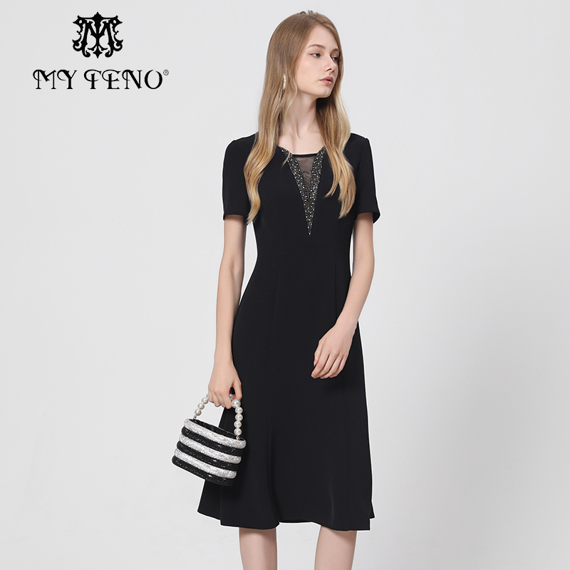 马天奴黑色V领钉珠鱼尾连衣裙