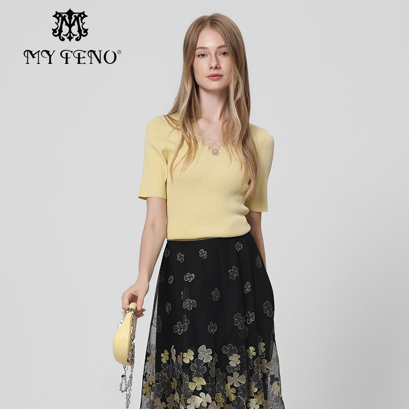 马天奴黄色绣花烫钻短袖针织衫