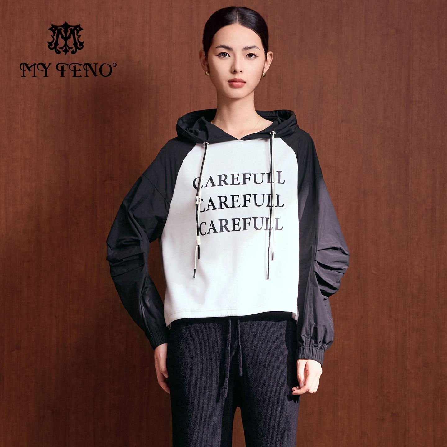 马天奴秋冬女黑白撞色拼接印花连帽卫衣宽松上衣休闲时尚百搭运动