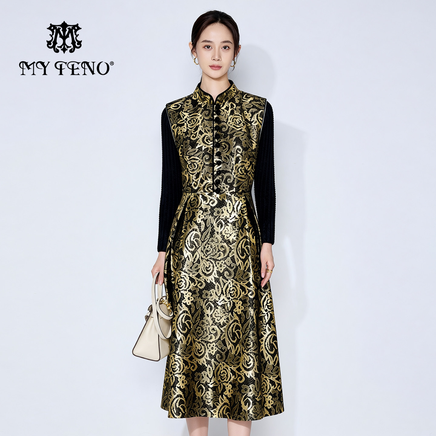 马天奴2025秋冬新款新中式金色印花立领无袖收腰连衣裙子皮裙时尚