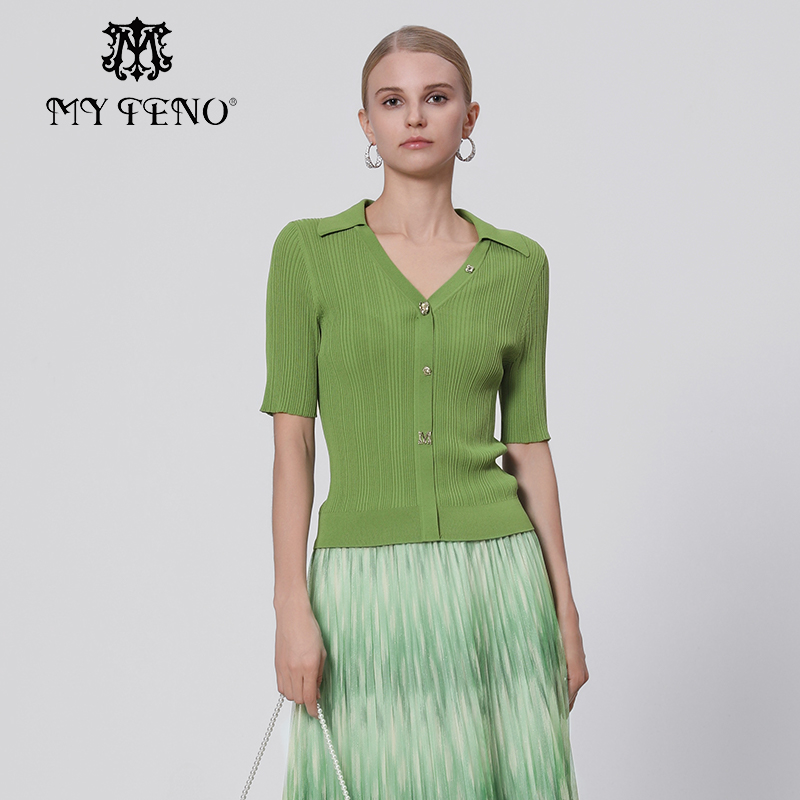 马天奴绿色翻领修身短袖针织衫