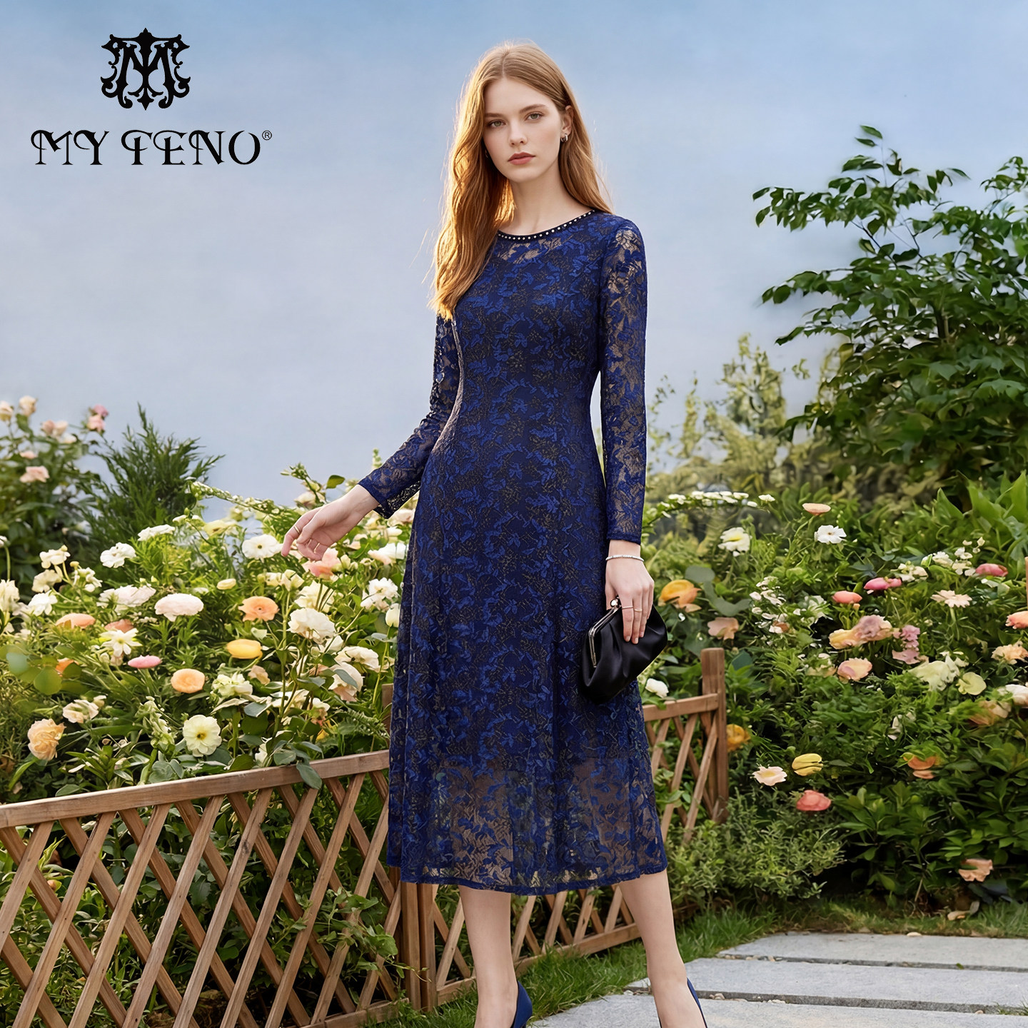 马天奴女装春秋新款蓝色刺绣网纱连衣裙子钉珠圆领收腰气质时尚女