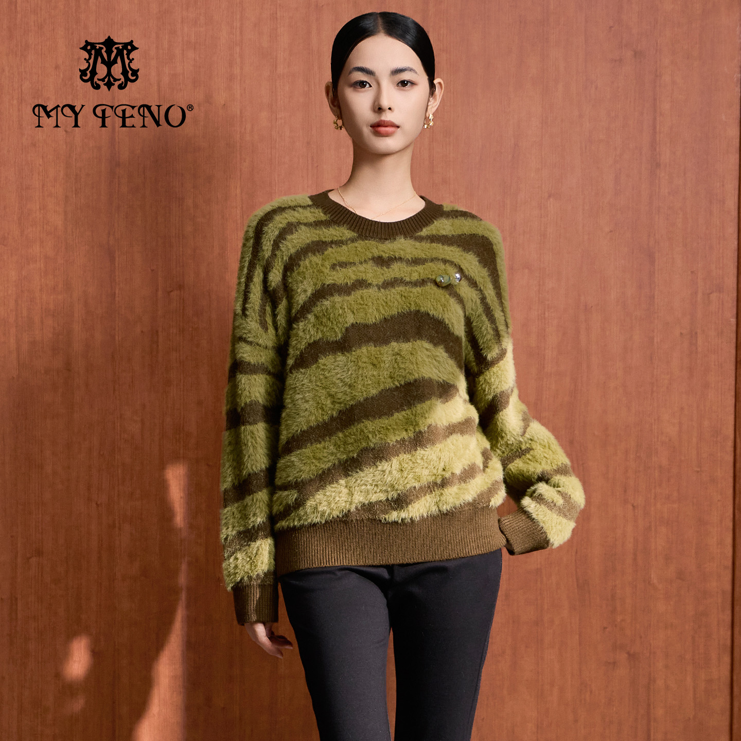 马天奴咖色条纹宽松圆领针织衫