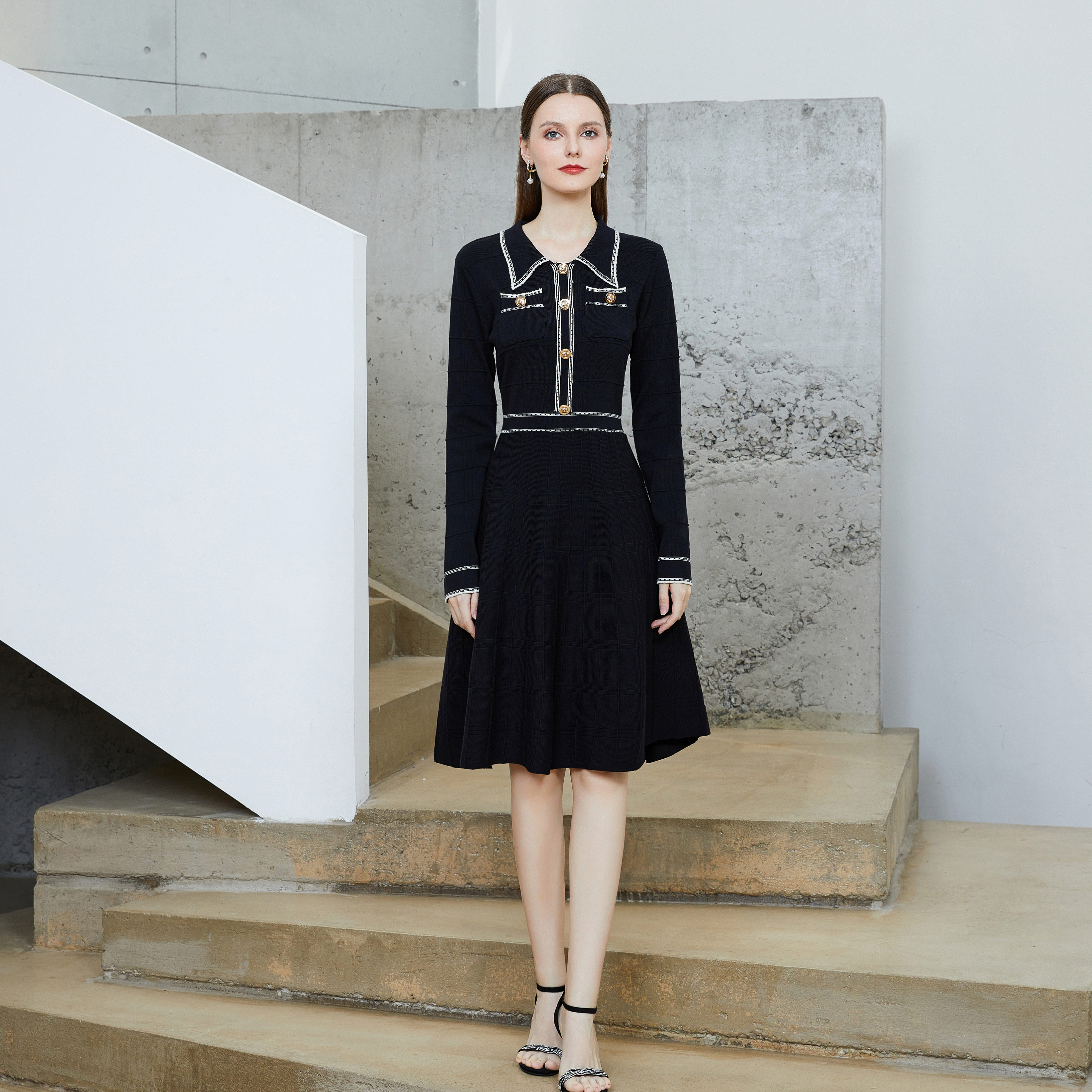 马天奴春夏新款黑色翻领收腰长袖连衣裙子法式小香风气质时尚女装