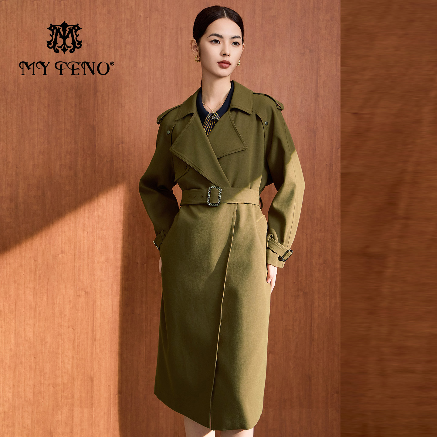 马天奴纯色大翻领收腰风衣外套