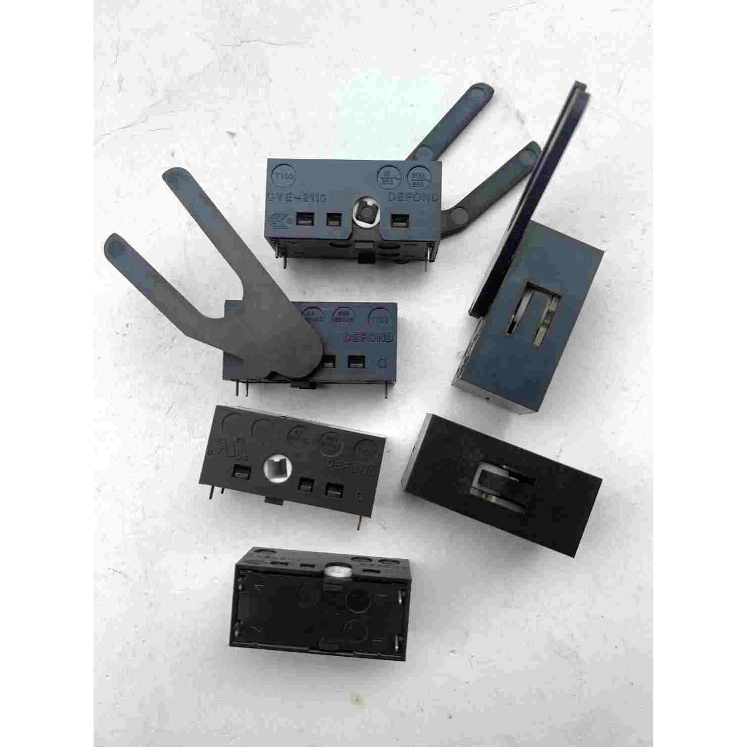 香港DEFOND CYE-2110 4脚2档拨动开关 8A250VAC 10.1A125VAC 全新