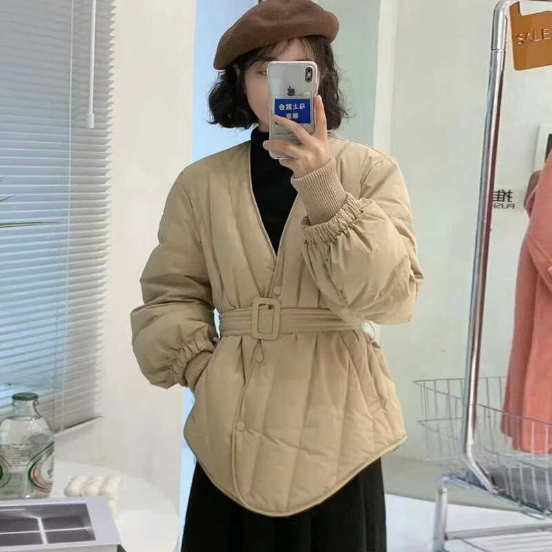 欧洲站轻薄短款羽绒服女冬季新款设计感小众系带收腰显瘦保暖外套