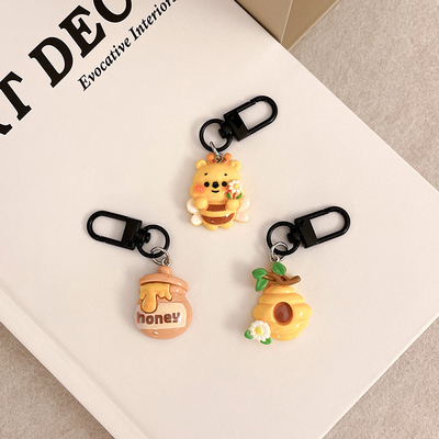 JTK Studio · 蜜罐小黄蜂 · Protective shell