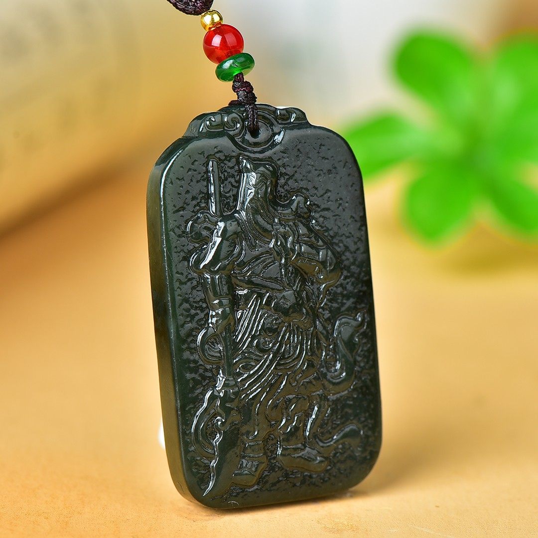 天然新疆和田玉关公牌子忠义千秋吊坠男女款塔青玉石双面挂件项链