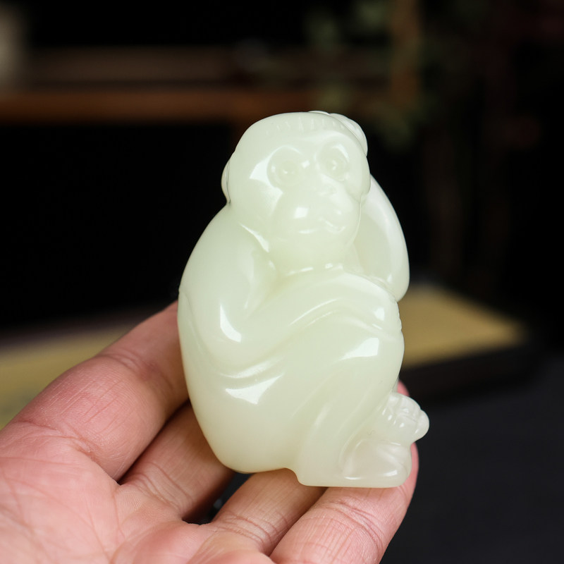 立体玉石猴子手把件新疆和田玉生肖候把玩件男女玉石文玩原石把件