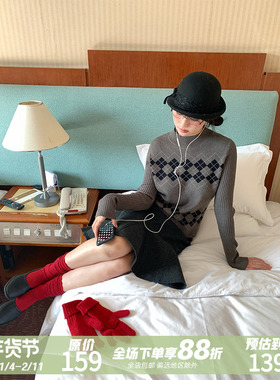 MOWENTI文文婷 炭灰菱格中领针织衫2026女新品沉稳色系复古风毛衣