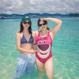 成人女生泳衣2025新款绿毛怪连身泳衣搞怪风小众显瘦遮肚子高级感