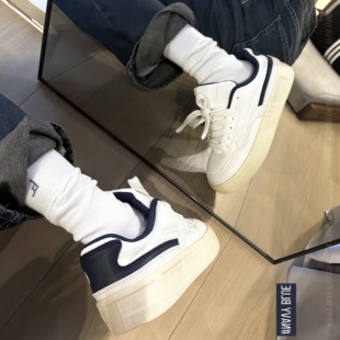 林阿一首尔高校生2025复古皮面设计感小白鞋女休闲板鞋情侣ins潮