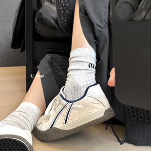 林阿一 在校生!超柔软褶皱奶皮休闲板鞋女2025小众鞋德训小白鞋