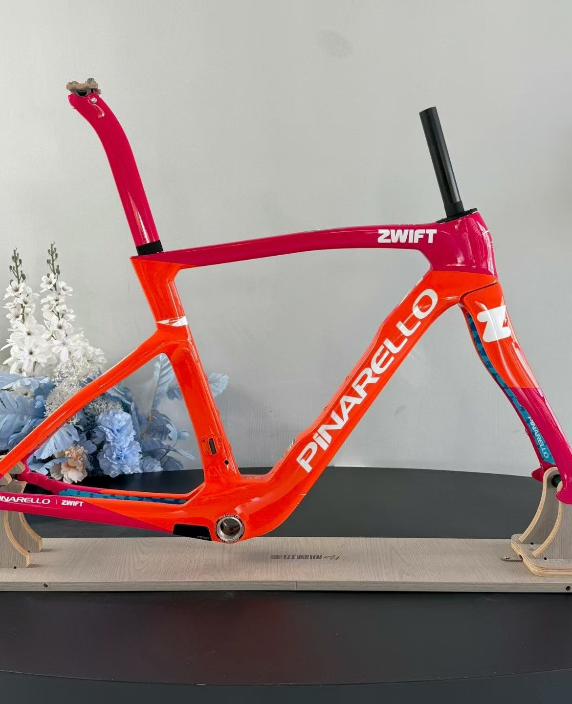 PINARELLO DOGMA F × Zwift联名公路联名自行车破风气动车架图片