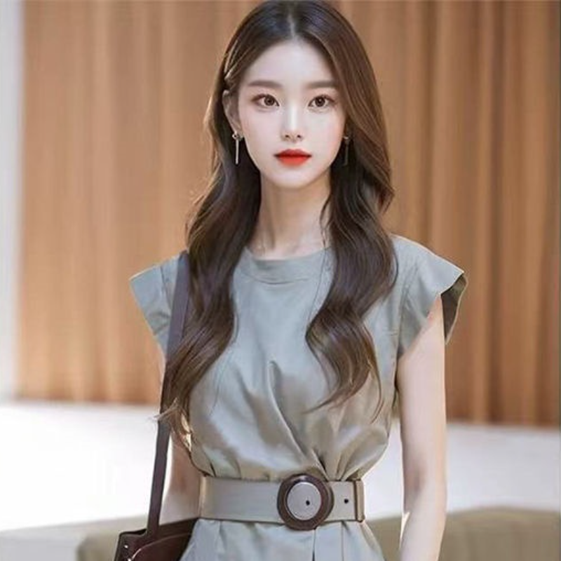冷淡系独特别致灰色收腰连衣裙女2025新款超火女装夏季轻奢高级感