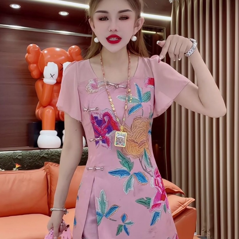 夏季网红爆款时尚显气质瘦高端洋气新中式盘扣大花女士上衣+短裤