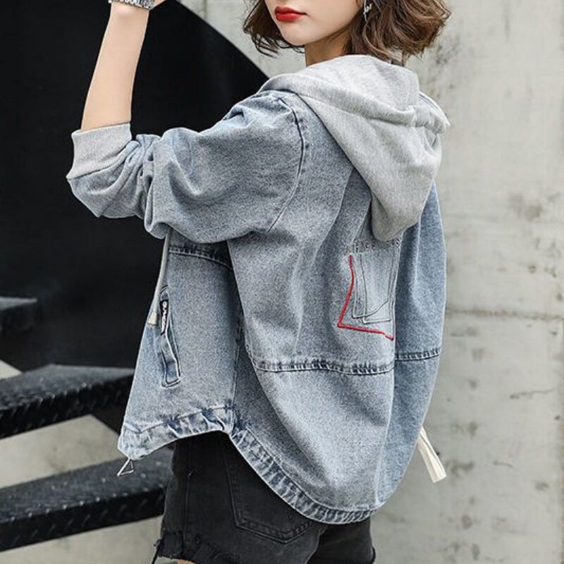 短款牛仔外套女2025春秋款宽松大码燕尾蝙蝠型带帽子拼接百搭上衣