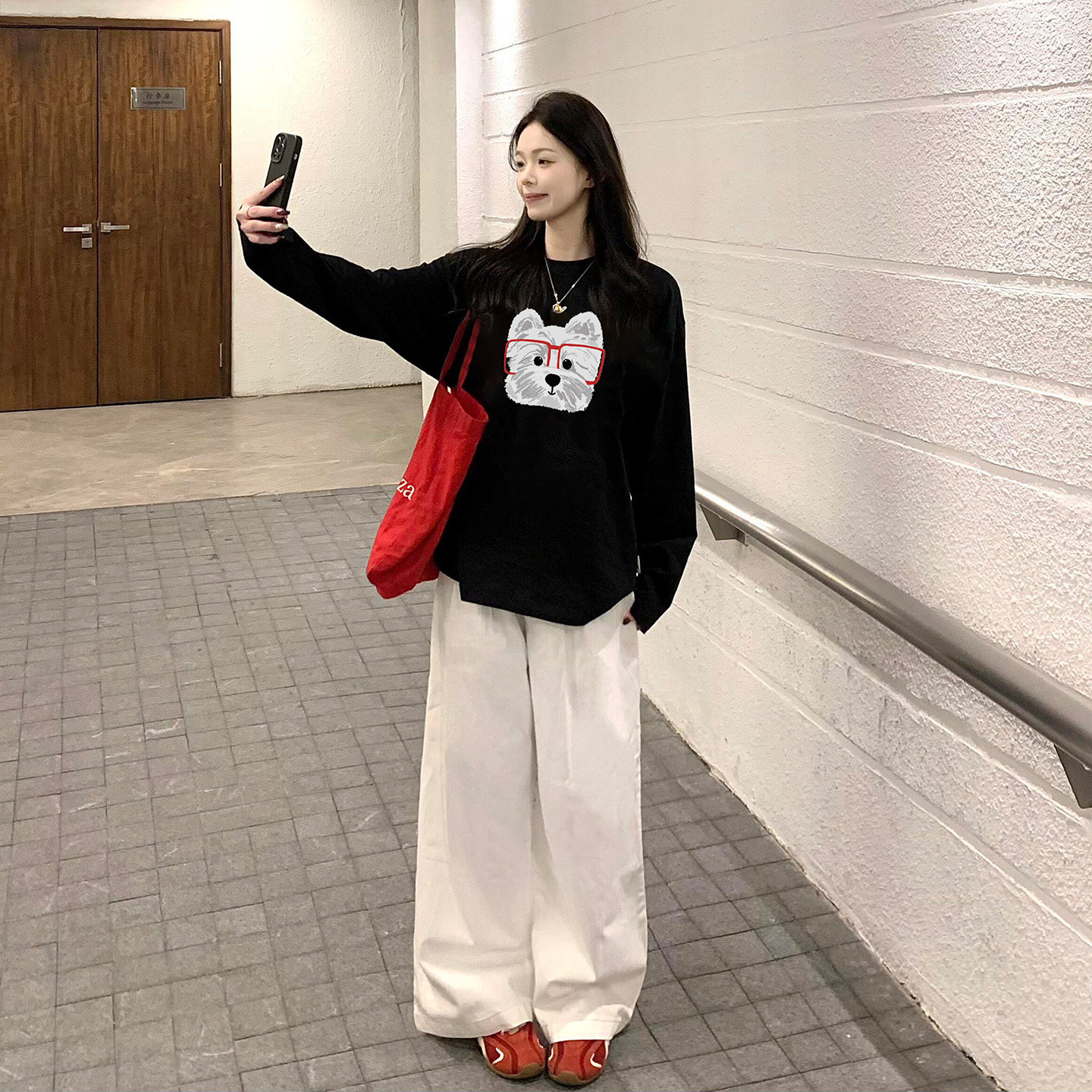 黑色纯棉长袖t恤女内搭打